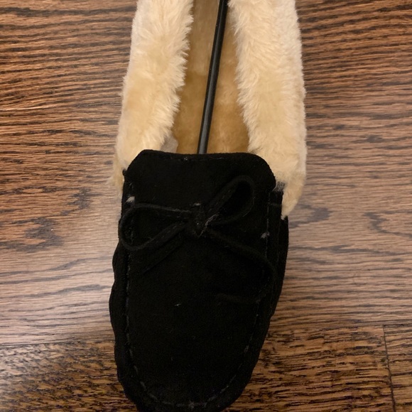 Faux Fur lined black suede moccasins - Picture 2 of 6
